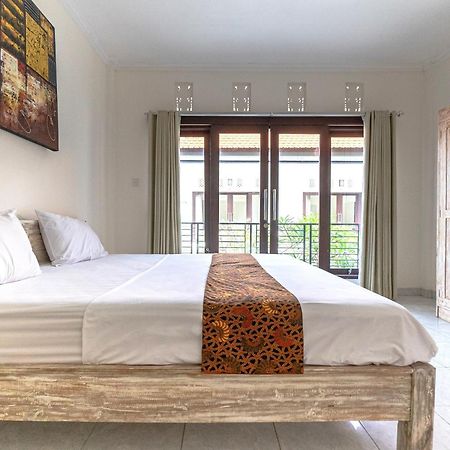 Azalea Homestay & Villa Canggu Esterno foto
