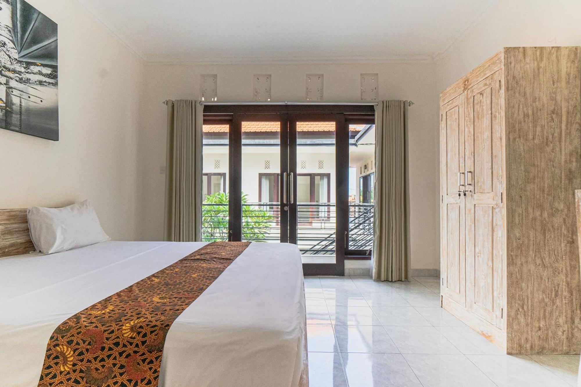 Azalea Homestay & Villa Canggu Esterno foto