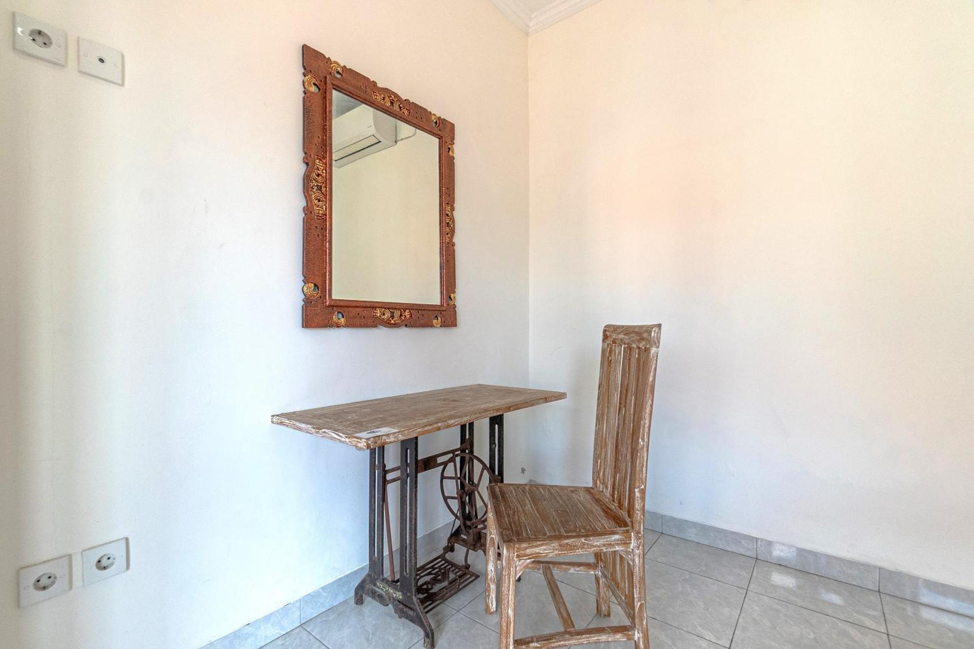 Azalea Homestay & Villa Canggu Esterno foto