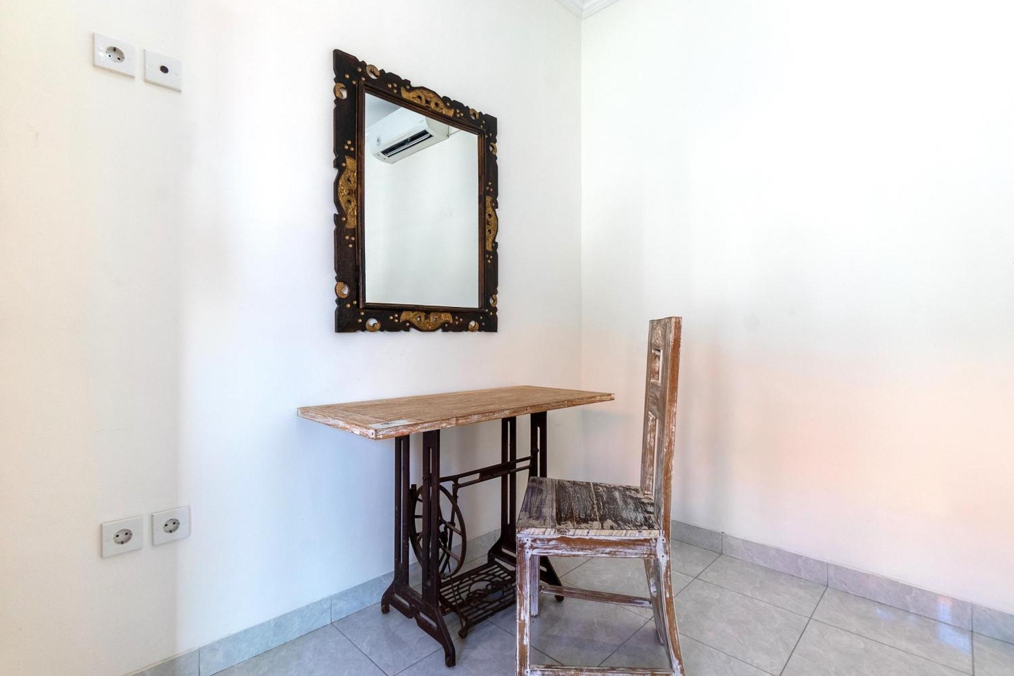 Azalea Homestay & Villa Canggu Esterno foto
