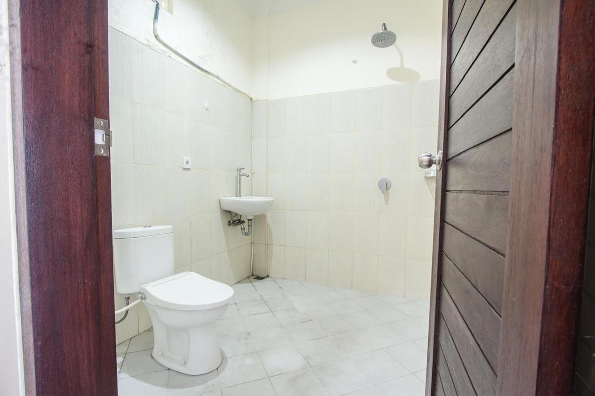 Azalea Homestay & Villa Canggu Esterno foto