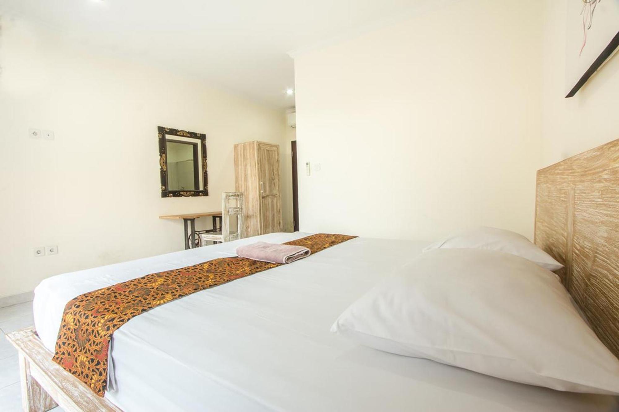 Azalea Homestay & Villa Canggu Esterno foto