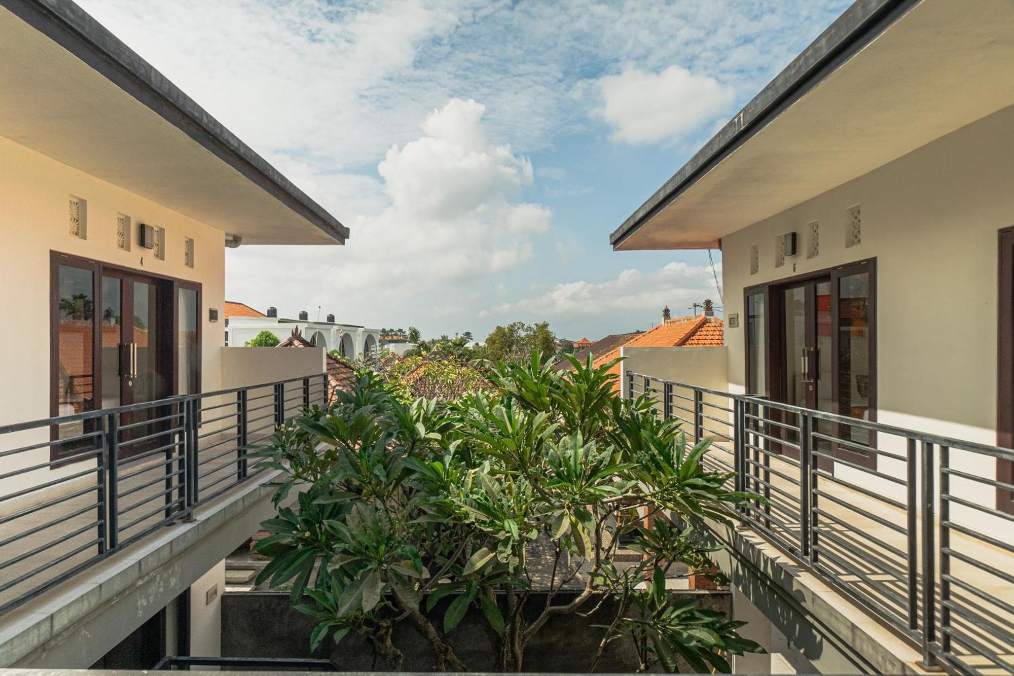 Azalea Homestay & Villa Canggu Esterno foto