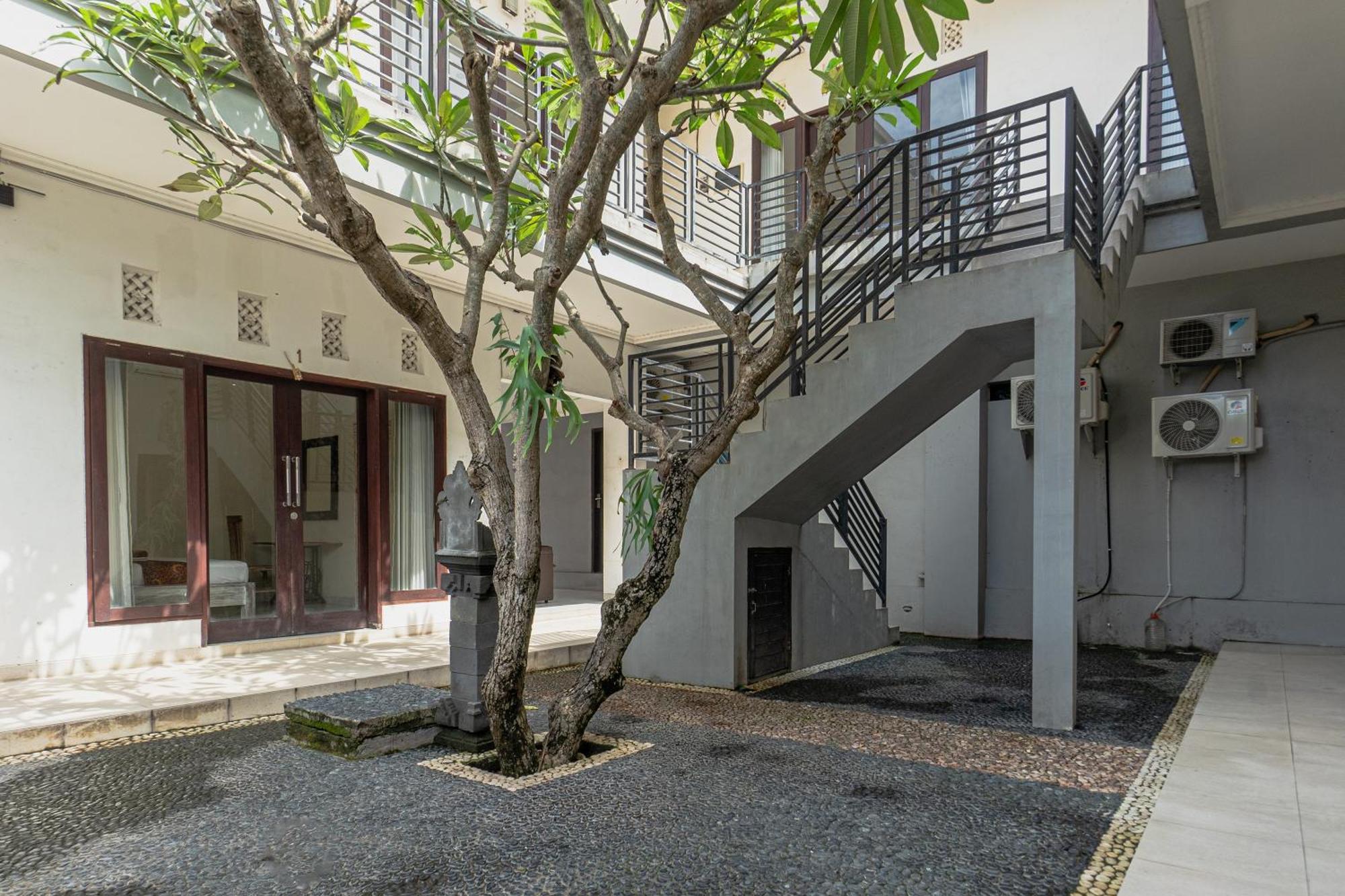 Azalea Homestay & Villa Canggu Esterno foto