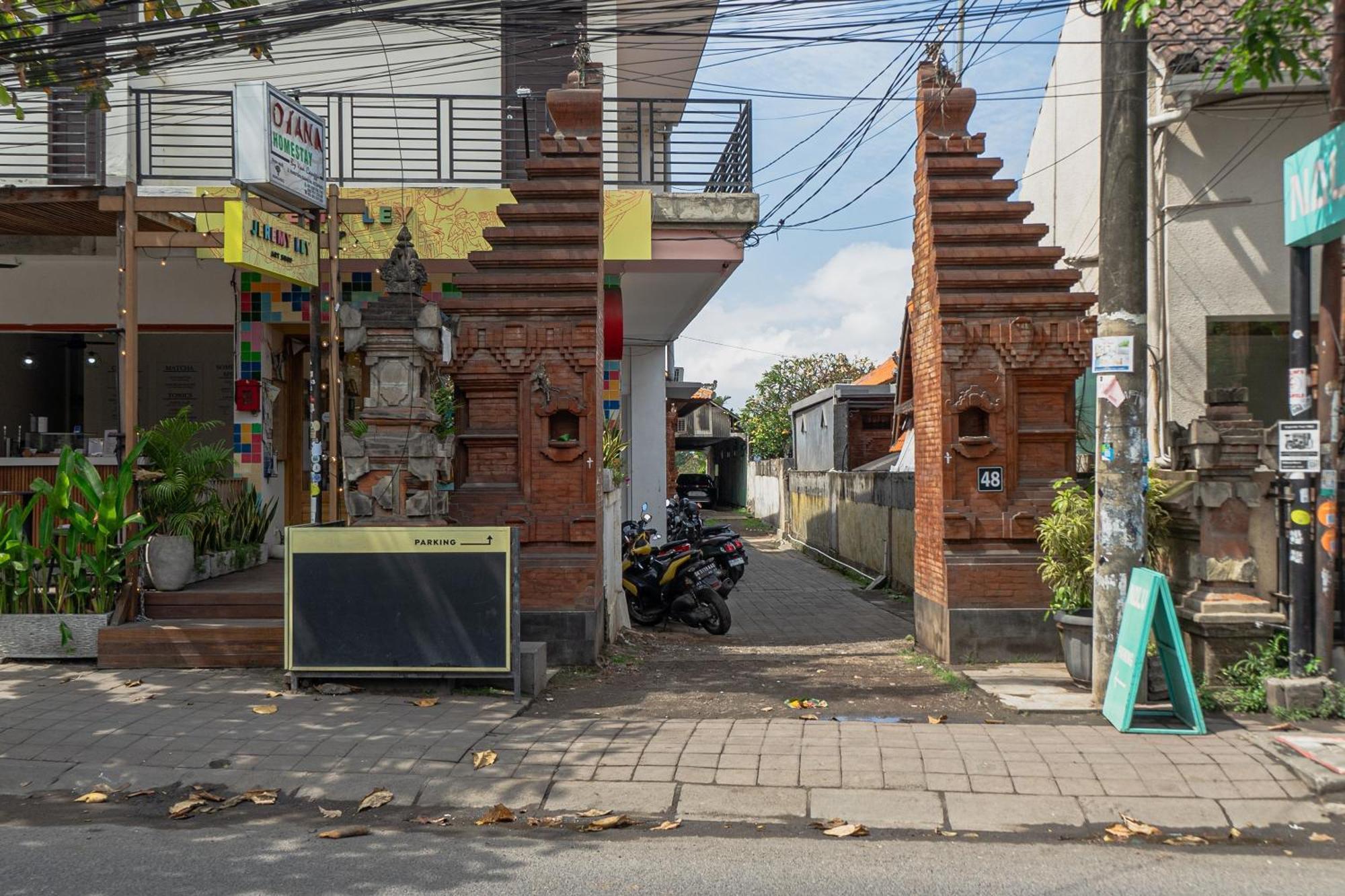 Azalea Homestay & Villa Canggu Esterno foto
