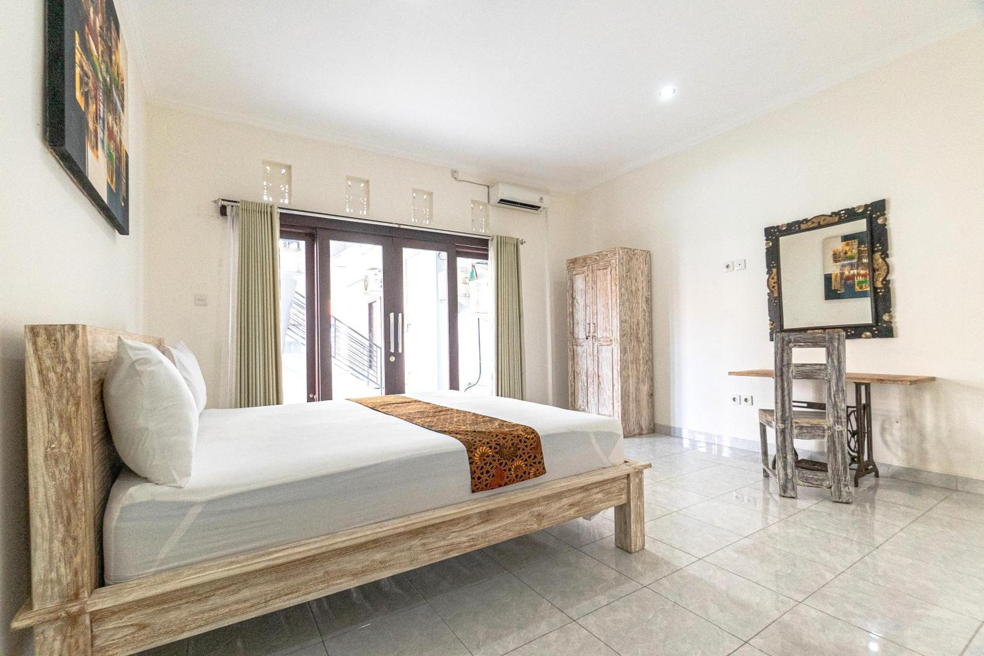Azalea Homestay & Villa Canggu Esterno foto
