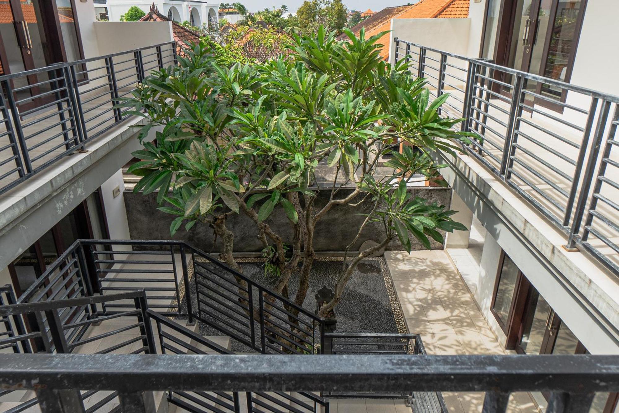 Azalea Homestay & Villa Canggu Esterno foto